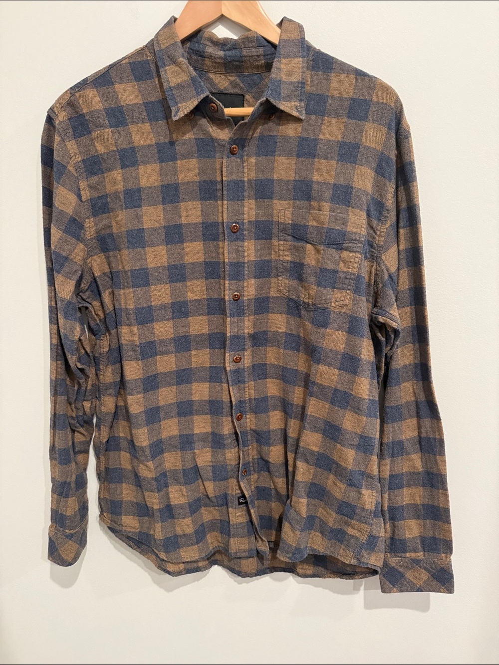 Rails Men's Blue and Tan Plaid Button-Down Shirt
